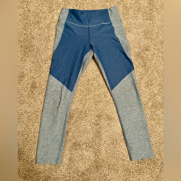 OUTDOOR VOICES Blue Two-Tone 7/8 Colorblock Leggings - Picture 2 of 6